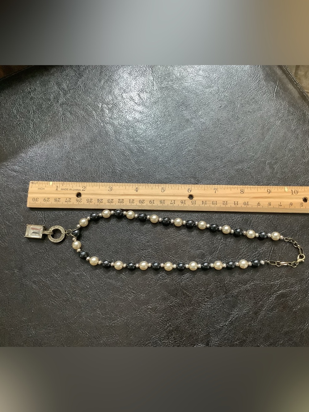 Heidi Daus Art Deco Swarovski Crystal pendant on a navy & cream pearl necklace - Picture 6 of 7